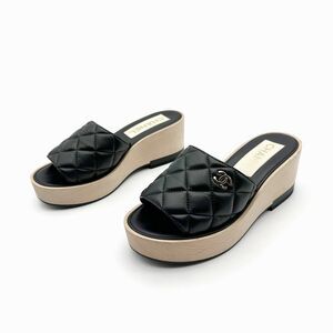 CHANEL Black Quilted Leather Platform Slide CC Sandals Size 38 Open Toe Mules